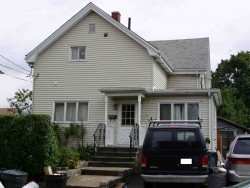 202 Chapel St, Newton, MA 02458-1308