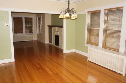 9528 Hamilton Ave, Chicago, IL 60643-1120