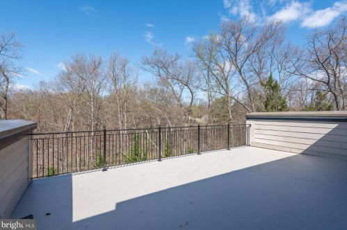 12561 Ansin Cir Dr, Rockville MD 20854-6912 exterior