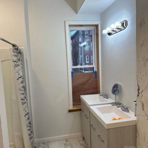 23 Babcock St, Hartford CT 06106-1303 exterior