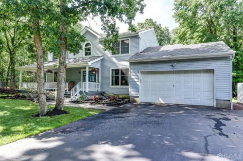 18 Brunswick Ave, Old Bridge, NJ 08857-1318