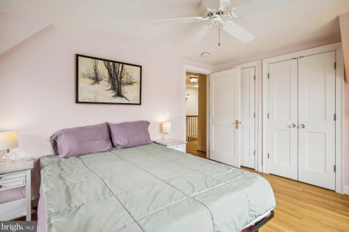 2417 Davis Ave, Alexandria VA  22302-3209 exterior