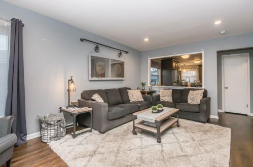 6045 Lincoln Crk Dr, Milwaukee WI 53218-4938 exterior