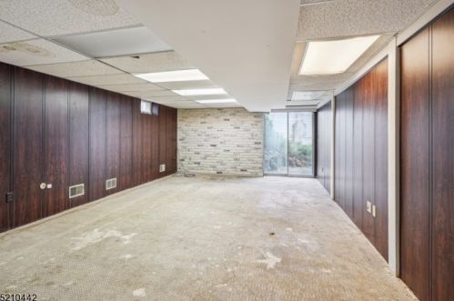 96 Rockledge Dr, Livingston NJ  07039-1121 exterior