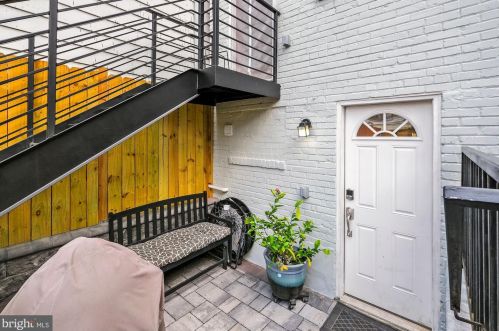 1402 Massachusetts Ave, Washington DC 20003-1541 exterior