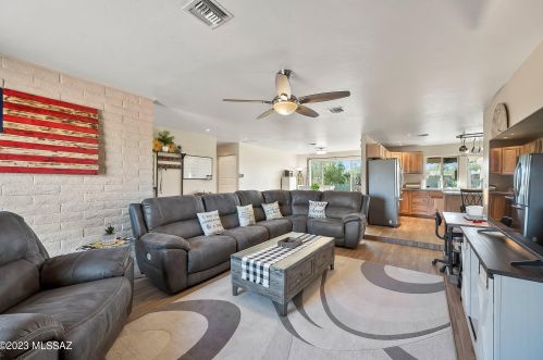 10302 Calle Del Este, Tucson AZ  85748-6845 exterior