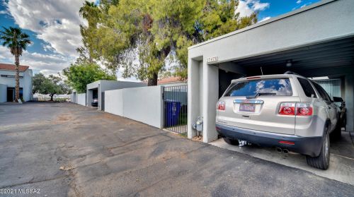 2747 Anklam Rd, Tucson AZ 85745-3705 exterior