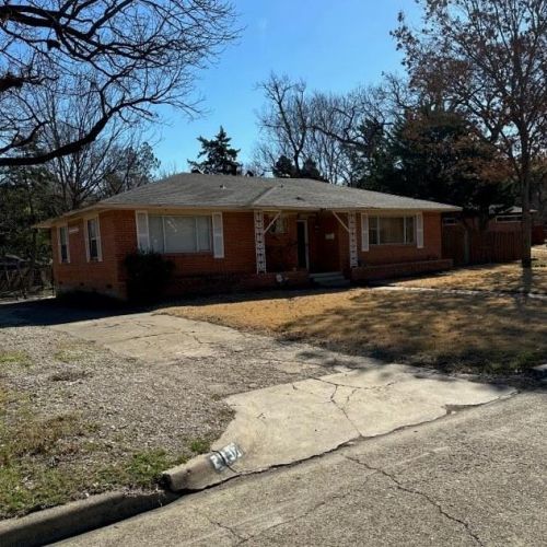 2438 Five Mile Cir, Dallas TX  75233-2843 exterior