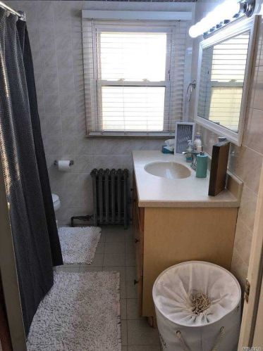 63 Birchwood Dr, Valley Stream NY 11580-1909 exterior