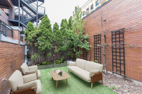 2725 Kenmore Ave, Chicago IL 60614-1305 exterior