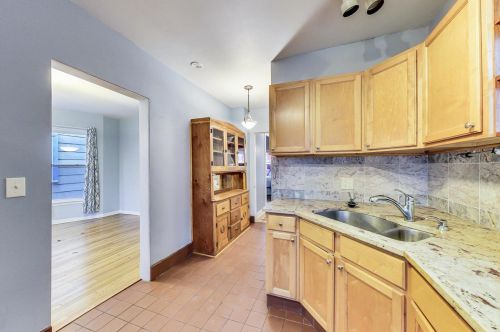 1832 Estes Ave, Chicago IL 60645-2904 exterior