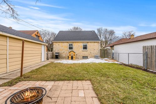 8624 Becher St, Milwaukee WI  53227-1726 exterior