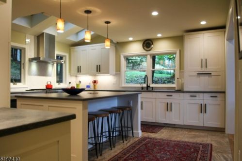 7 Elba Ave, Hopatcong NJ  07843-1807 exterior