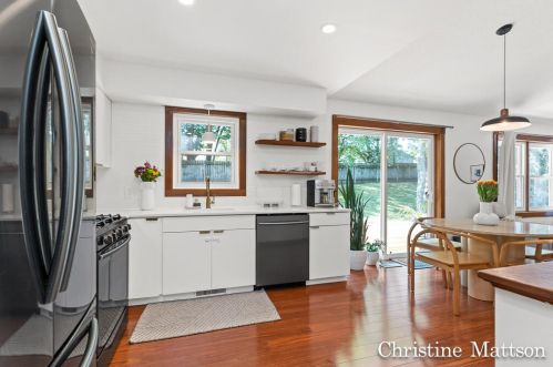 1233 Kreiser Ter, Grand Rapids MI 49506-4082 exterior