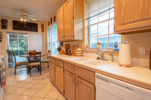 425 Fairway Lndg, Fort Pierce FL 34986-2166 exterior