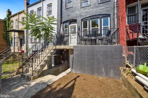 1933 Smt Pl, Washington DC 20002-1353 exterior