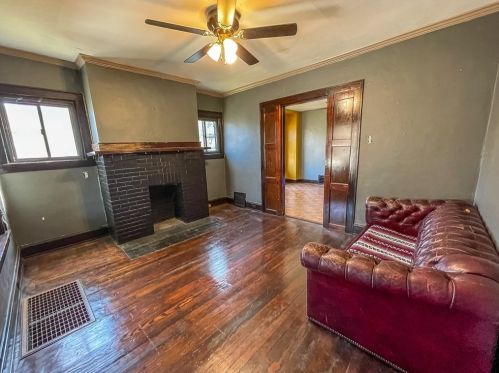 6 Bismark St, Pittsburgh PA  15209-2102 exterior