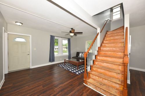 5669 67th St, Milwaukee, WI 53218-2306