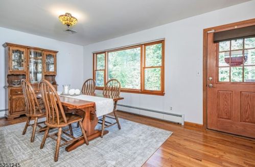 67 Sunset Rd, Montgomery, NJ 08502-5702