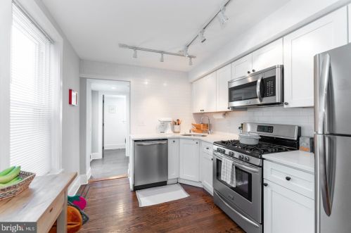 2570 Cedar St, Philadelphia PA 19125-2335 exterior