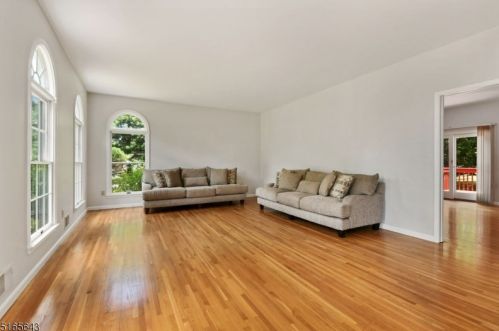 3 Ethel Ct, Bridgewater NJ  08807-5523 exterior