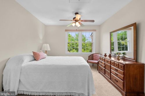 5806 Tudor Ln, Rockville MD 20852-2852 exterior