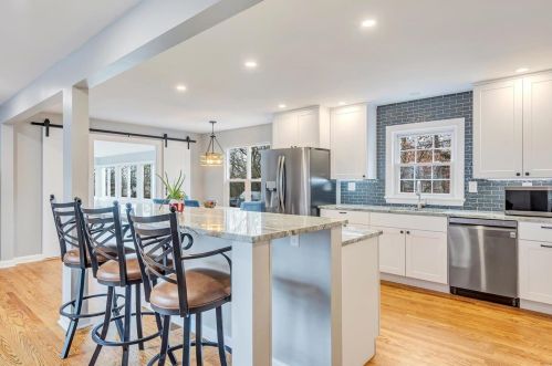 55 Orchard Ln, Saint Louis, MO 63122-6918