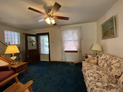 1910 Hanover St, Pittsburgh, PA 15218-2411