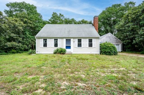 75 Meadow Dr, Eastham, MA 02642-1645