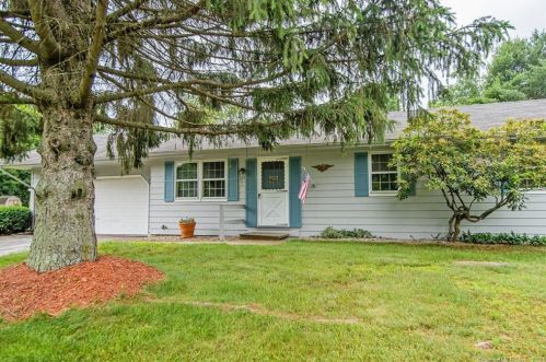 33 Junior Ave, Killingly, CT 06239-4216