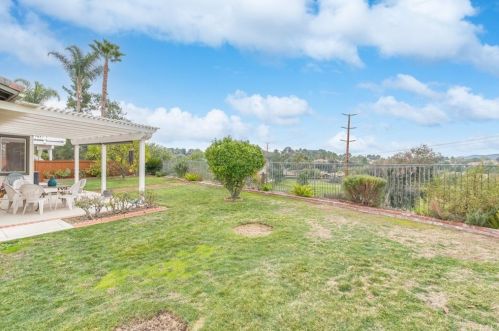 30861 Mashie Way, Temecula CA 92591-3917 exterior