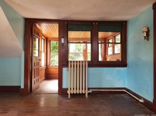 30 Franklin St, Enfield CT 06082-3608 exterior