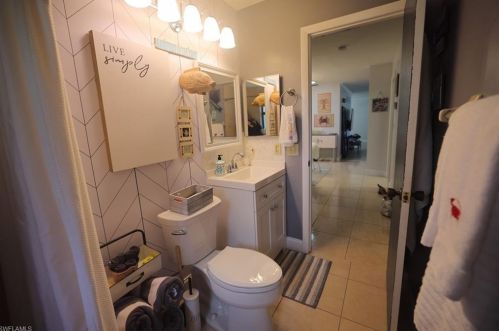 168 Marseille Dr, Naples FL 34112-7102 exterior