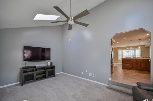 6948 Firefox Cir, Taylorsville UT 84081-5376 exterior