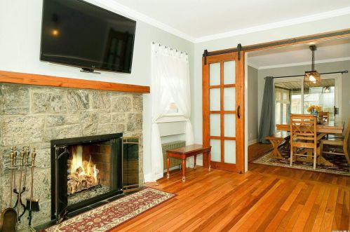 145 Chester St, Valley Stream NY 11580-4210 exterior