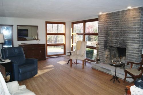 86 Grn Hl Rd, Deep River CT 06419-2412 exterior