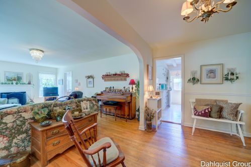 806 Moulton Ave, Meskegon MI 49445-2921 exterior