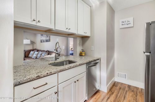 102 Daffodil Dr, Jackson Twp NJ  08527-4171 exterior