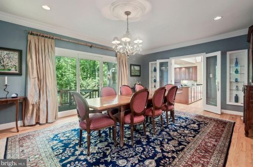 1926 Massachusetts Ave, Mc Lean VA 22101-4907 exterior