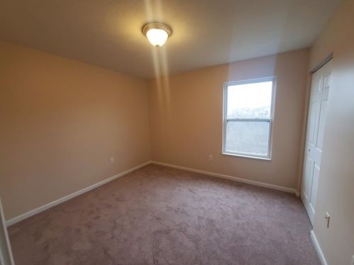 134 Nottingham Dr, Pittsburgh PA 15235-5120 exterior