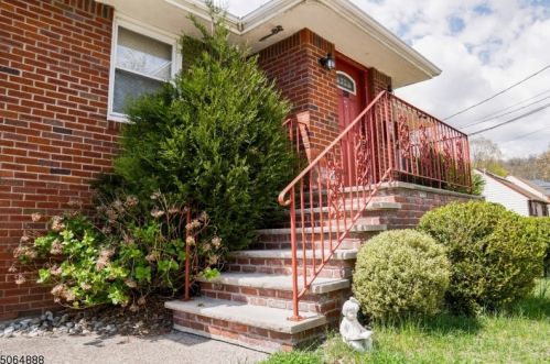 231 Ryerson Ave, Paterson NJ  07502-1110 exterior