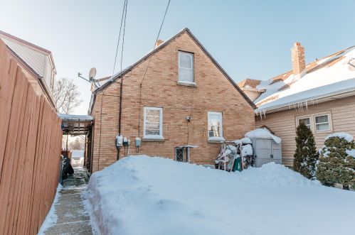 2678 16 St, Milwaukee WI 53215-3002 exterior