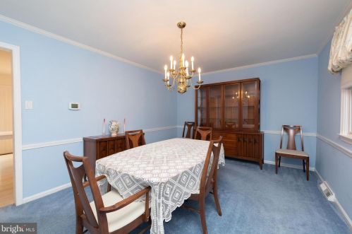 2076 Packard Ave, Huntingdon Valley PA 19006-6418 exterior