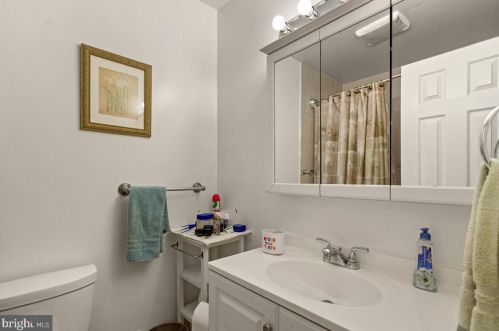 17404 Rocky Gorge Ct, Silver Spring MD 20905-5123 exterior