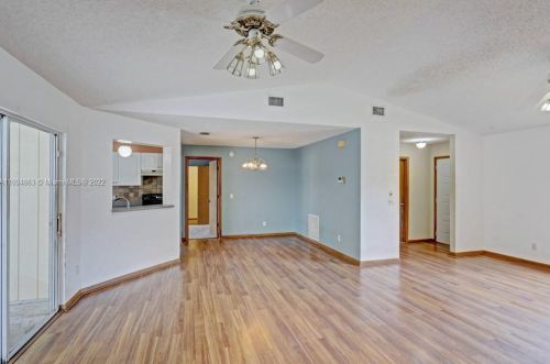 681 College Park Rd, Fort Pierce FL 34953-3330 exterior