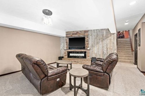 3711 Linda Rd, Duluth MN 55811-4315 exterior