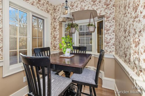 910 Pinecrest Ave, Grand Rapids MI 49506-3437 exterior