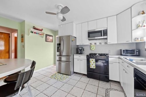 29 Webb Pl, Hasbrouck Heights NJ exterior