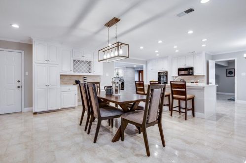 12304 Cedar Bend Dr, Dallas TX  75244-7009 exterior