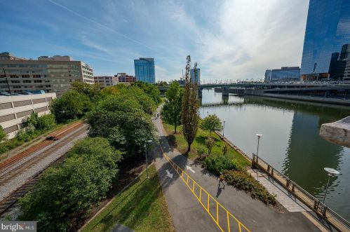 2101 Chestnut St, Philadelphia PA  19103-3197 exterior